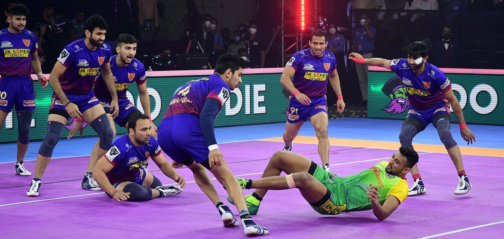 PKL 8 के फाइनल मुकाबले में दो खिलाड़ियों ने सुपर 10 लगाए (Photo: Pro Kabaddi League)