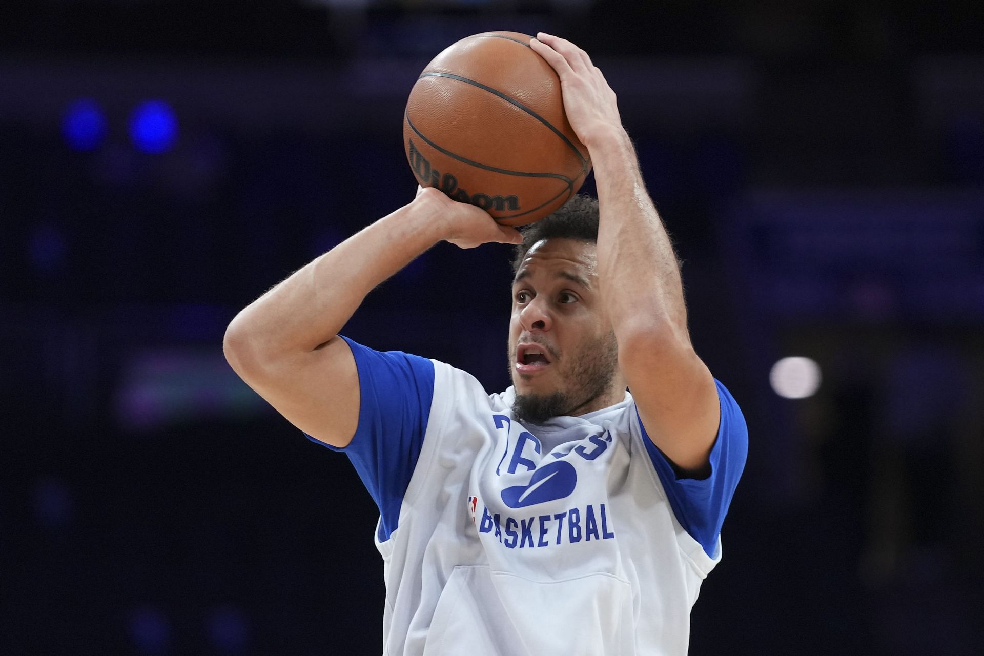 Seth Curry of the Philadelphia 76ers warms up