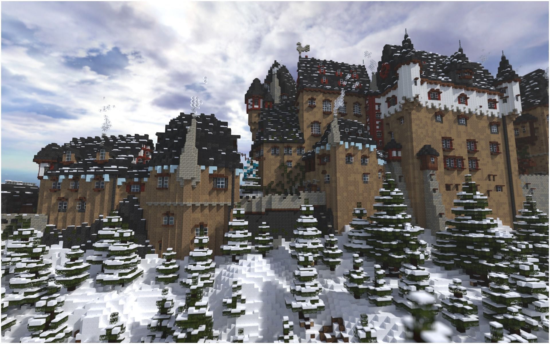 Minecraft players work on tons of different builds (Image via minecraftforum.net/Sounas and Doublenum)