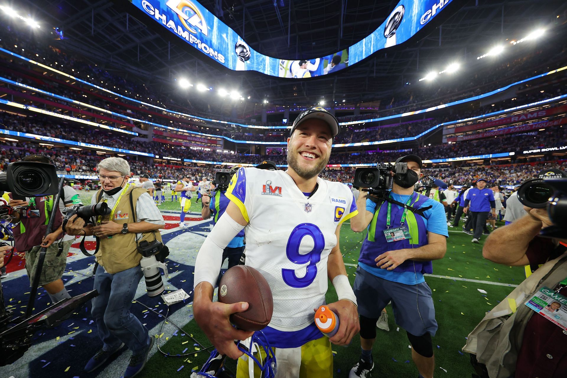 Matthew Stafford, cigar in hand, celebrates title in Super Bowl parade