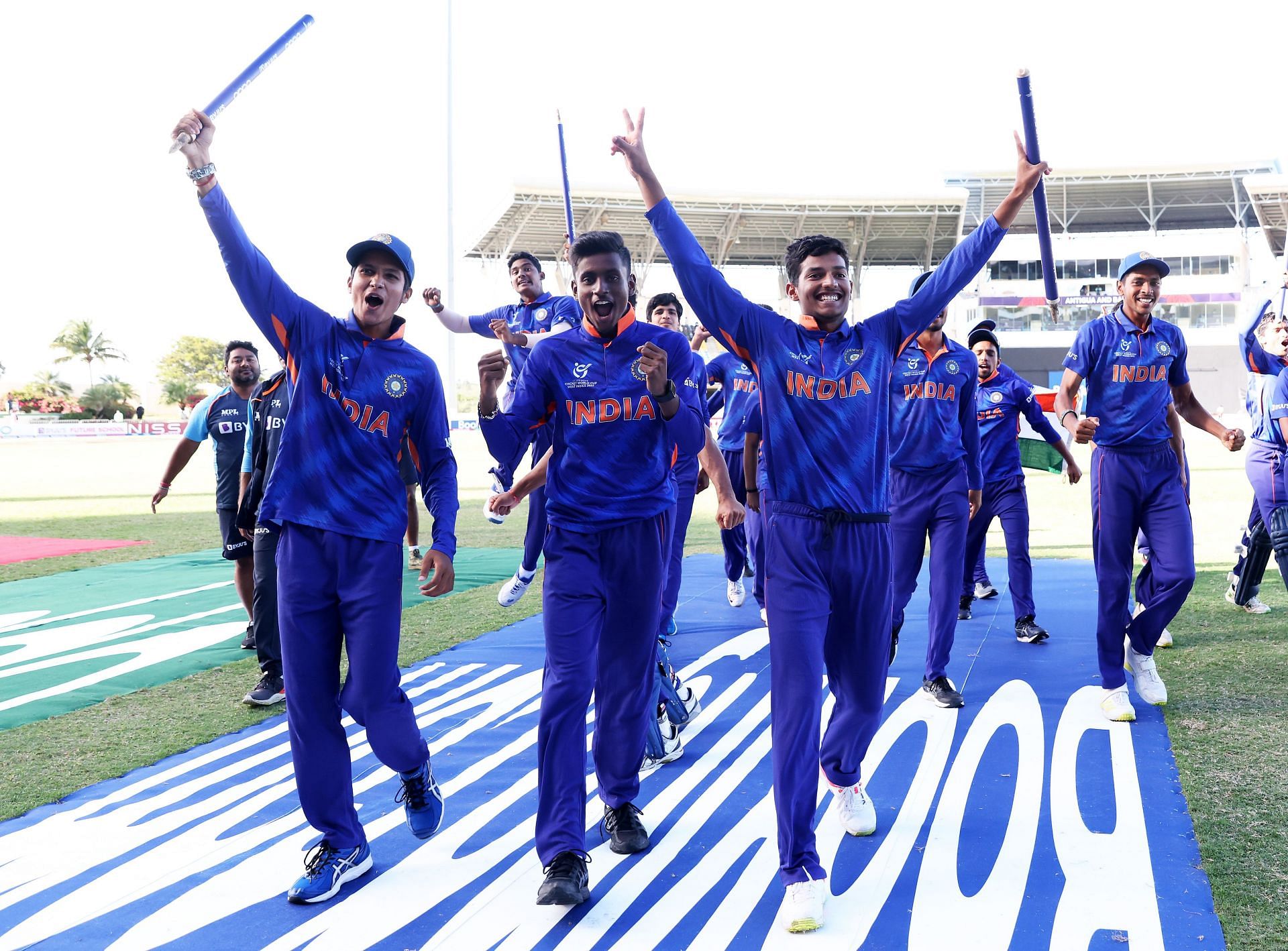भारतीय टीम अंडर-19 वर्ल्ड कप जीतने के बाद