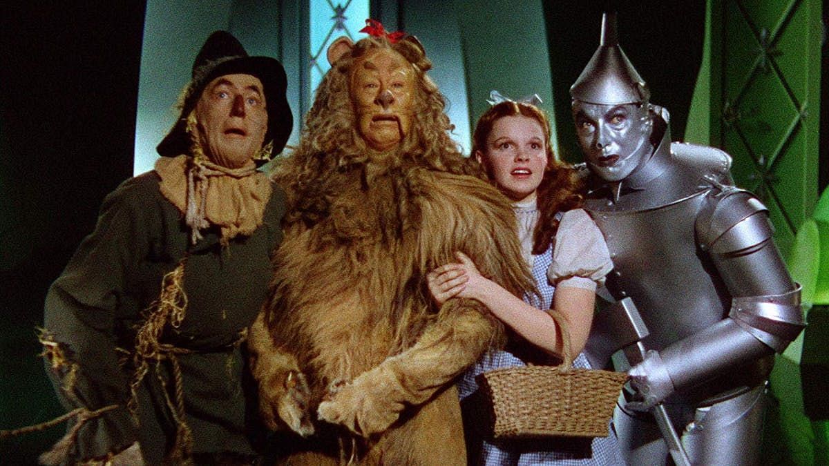 The cast of The Wizard of Oz (Image via MGM)