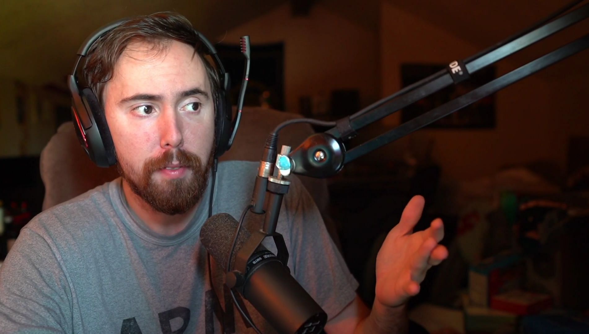 Asmongold came out of nowhere and returned to his original channel, to a massive stream (Image via Twitch)