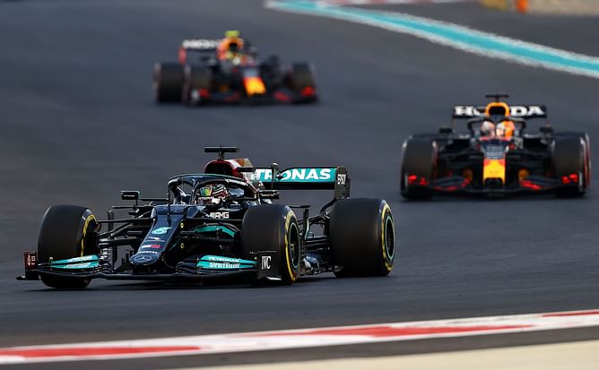 "No-one (except Red Bull) is happy about this" – Damon Hill reacts to footage of Michael Masi's cooperation with Red Bull against Lewis Hamilton