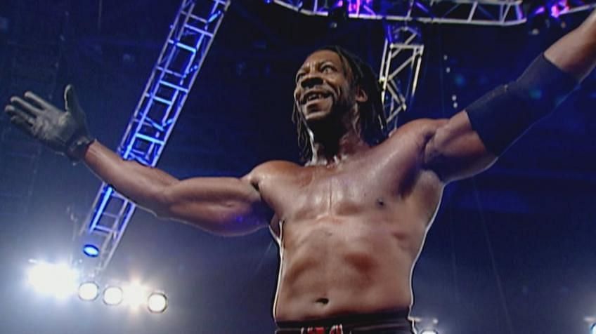 A 25-year old AEW star was compared to WWE Hall of Famer Booker T