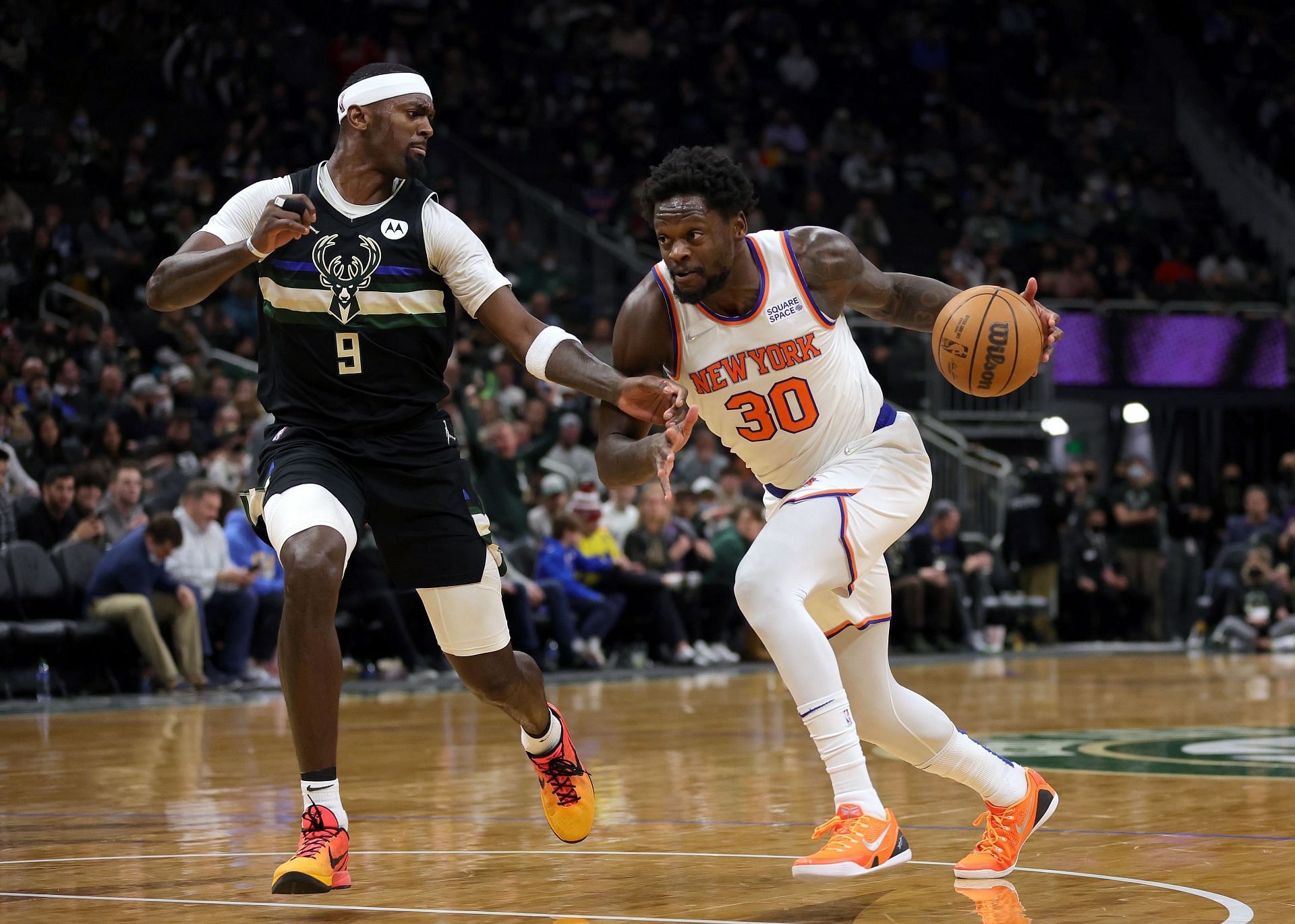 New York Knicks Julius Randle with the ball