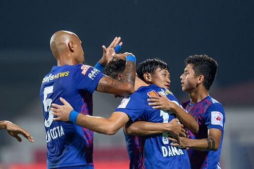 Bengaluru FC players celebrate Danish Farooq's equalizer against Odisha FC (Image Courtesy: ISL)