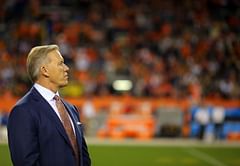 John Elway blasts Brian Flores' "false and defamatory claims" about 2019 Broncos interview