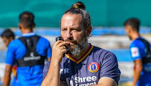 Mario Rivera watches on as SC East Bengal players train. (Image Courtesy: Twitter/sc_eastbengal)