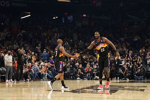 Deandre Ayton and Chris Paul share tremendous chemistry on the floor