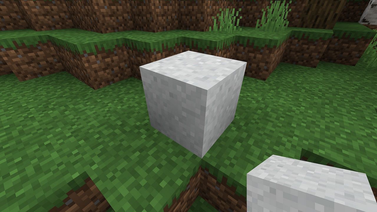 White concrete powder can be used in the construction of anything requiring concrete. Just add water. (Image via Minecraft)
