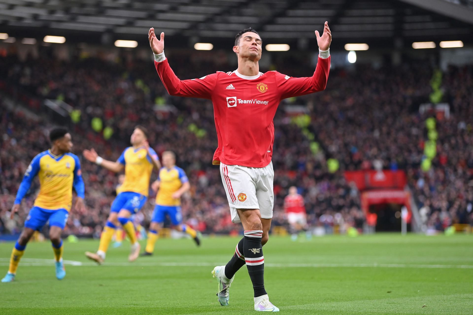 Alan Shearer believes Cristiano Ronaldo is not at fault for Manchester United&rsquo;s struggles this season.