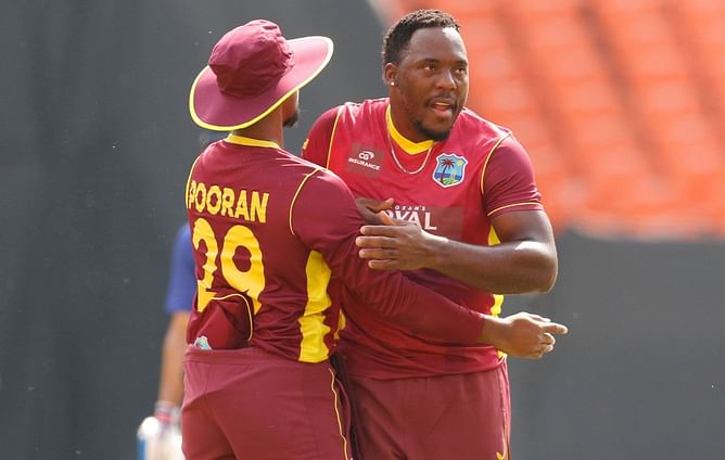 "He has already become a 4-5 crore player" - Aakash Chopra lauds Odean Smith's performance in the 2nd India vs West Indies ODI
