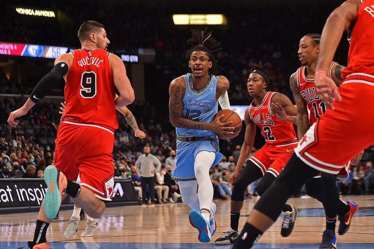 Ja Morant had another virtuoso performance against the Chicago Bulls at the iconic United Center. [Photo: Grizzly Bear Blues]