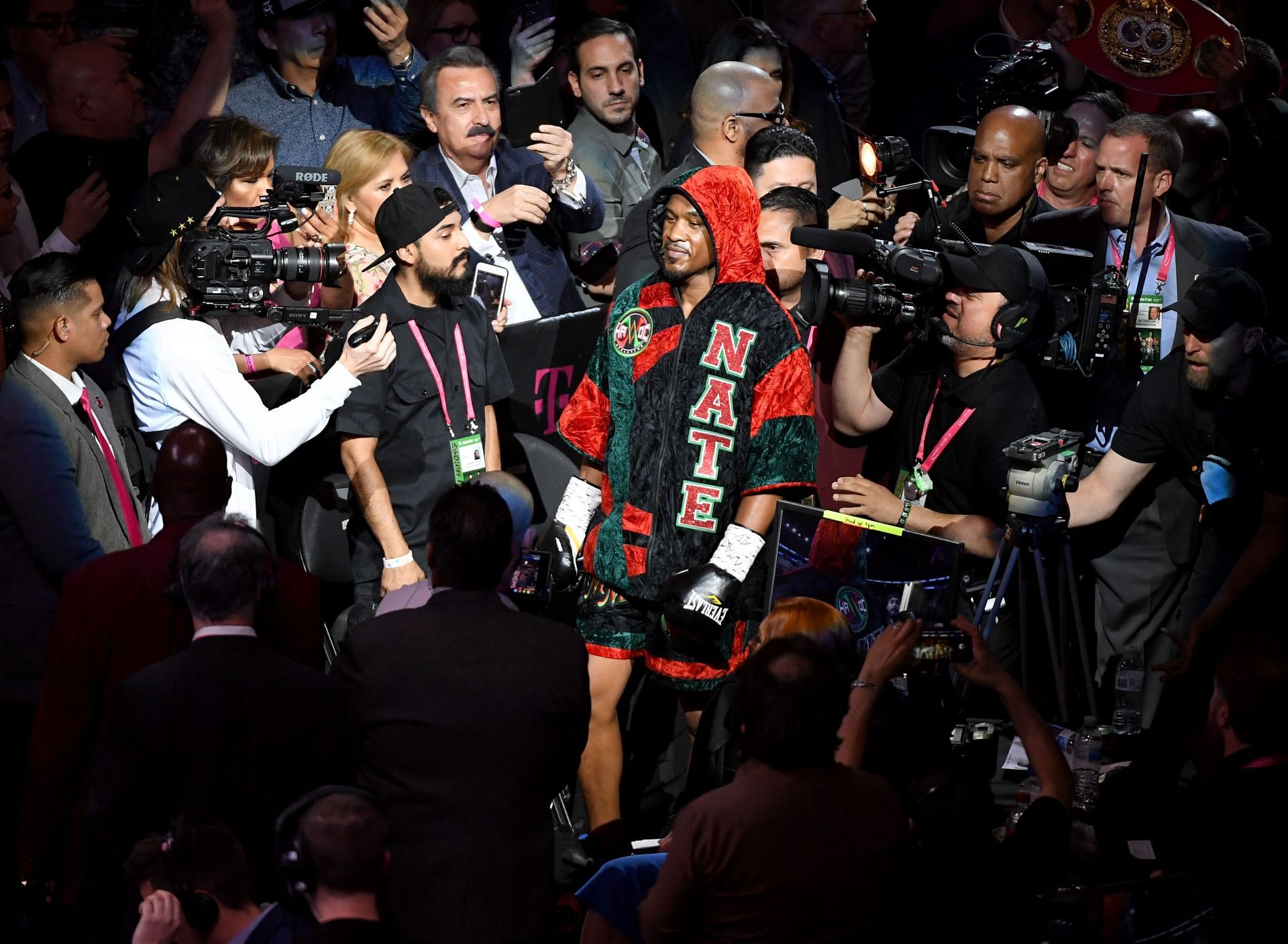 Daniel Jacobs (center) stated that he&#039;s not afraid of John Ryder&#039;s home crowd advantage ahead of their bout