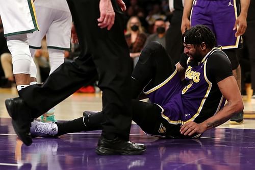 Anthony Davis' nasty ankle injury could put the LA Lakers' play-in contention in jeopardy. [Photo: Silver Screen and Roll]