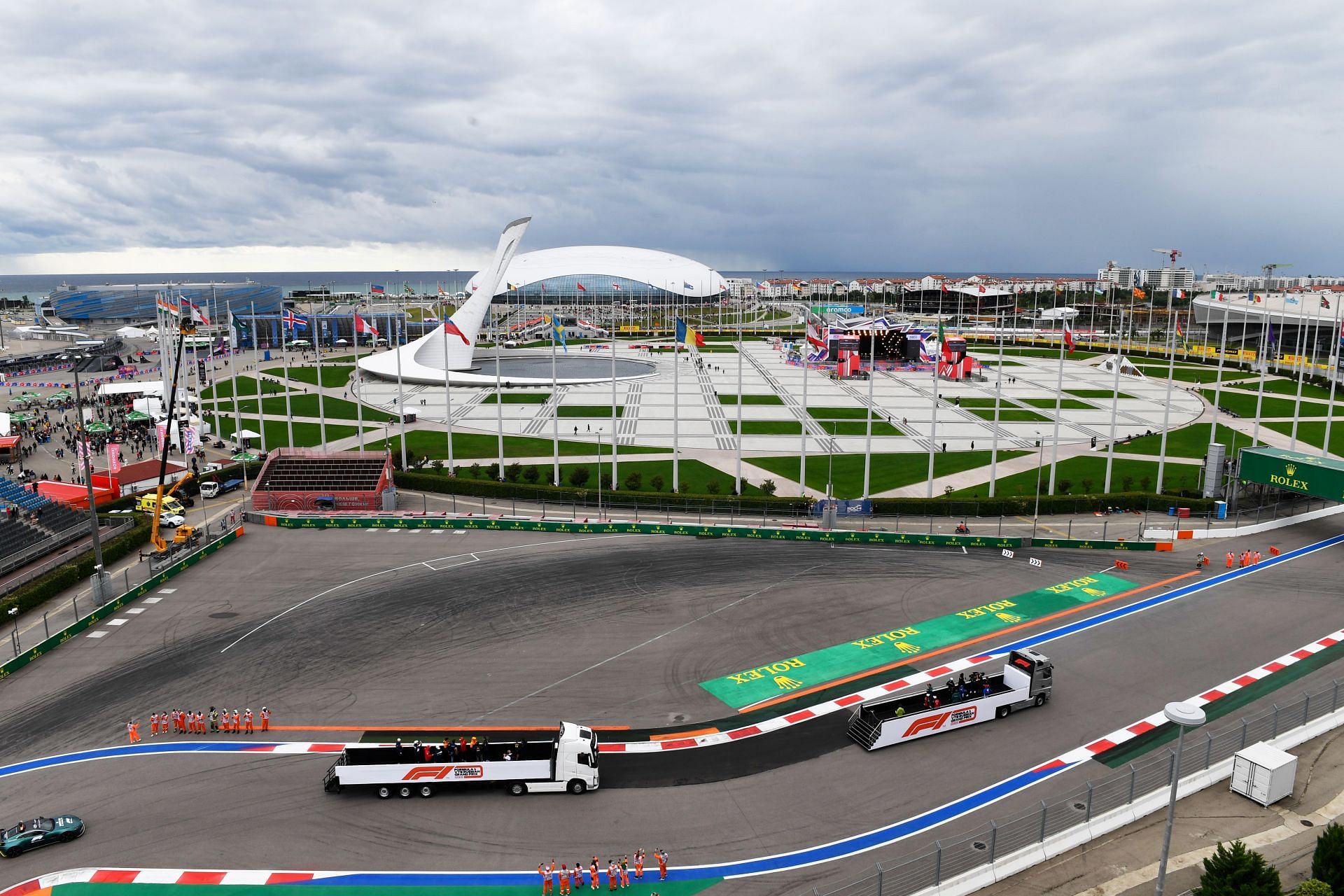 A general view of the drivers&#039; parade before the 2021 F1 Grand Prix of Russia at Sochi Autodrom (Photo by Rudy Carezzevoli/Getty Images)