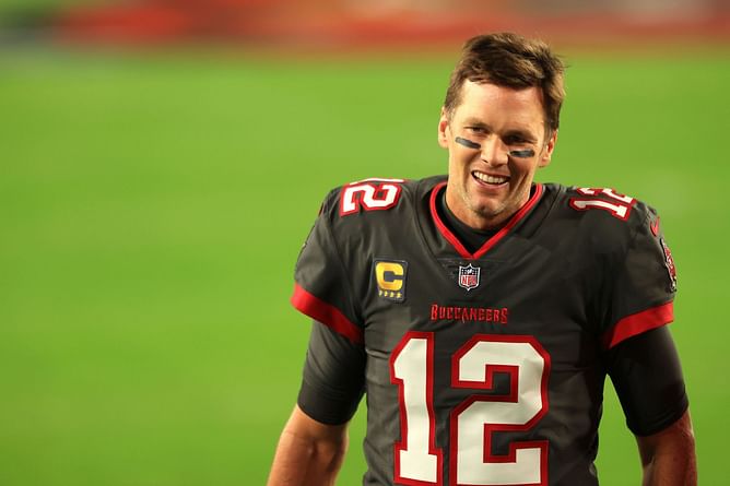 2 names emerge as frontrunners to sign Tom Brady in new venture