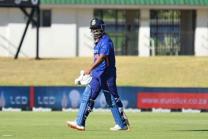 "The how and wow sequence keeps on continuing" - Aakash Chopra says Rishabh Pant needs to utilize his chances