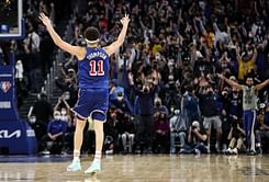 "He brings an electricity to the building that's hard to quantify" - Steve Kerr heaps praise on Klay Thompson after his 4th quarter takeover and 33-point performance vs LA Lakers
