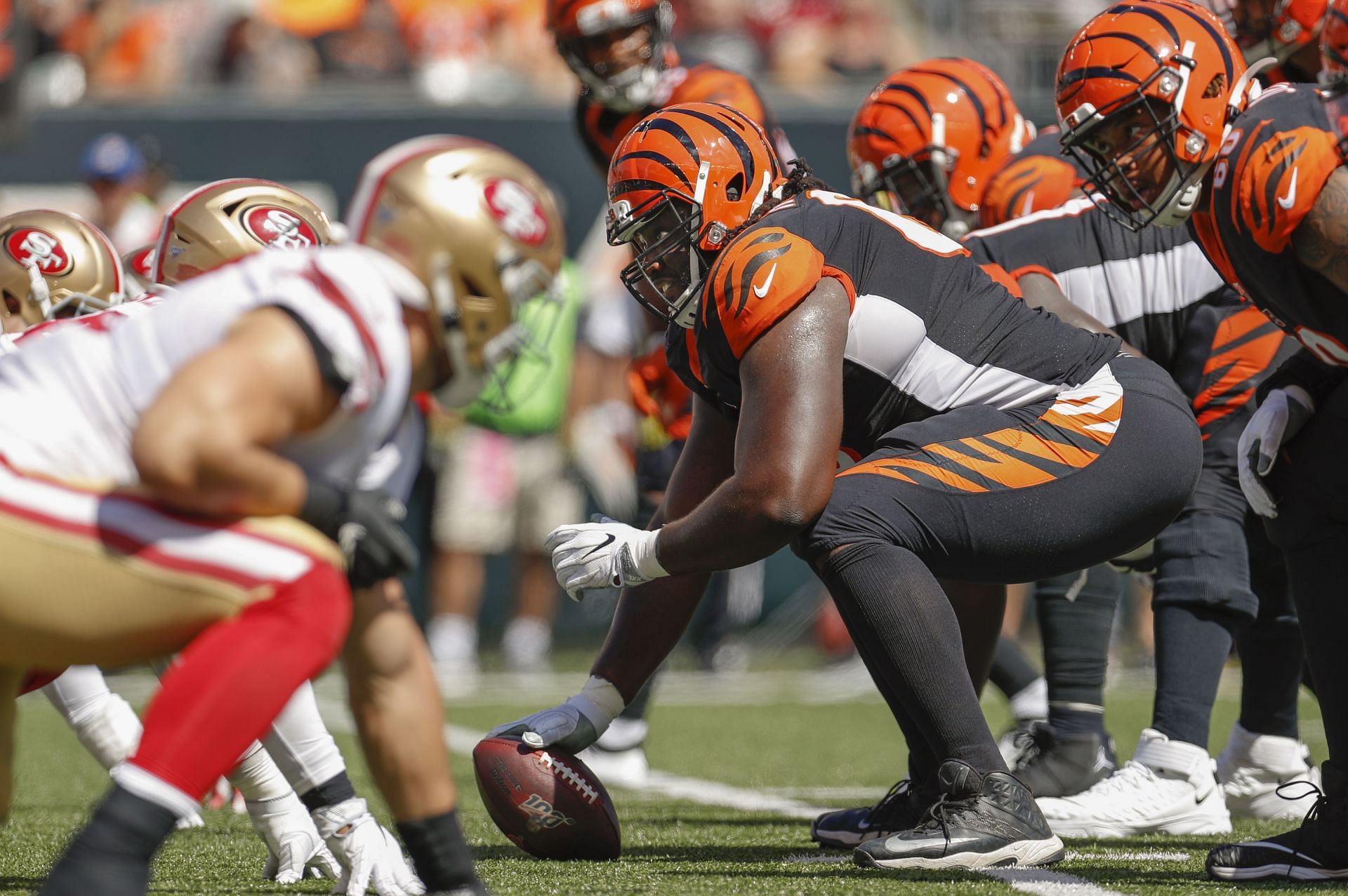 Bengals Trey Hopkins gets set to snap the ball against the 49ers