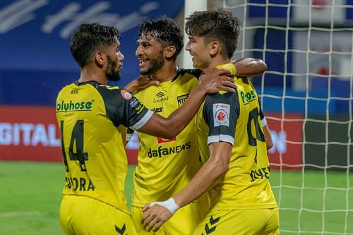 Javier Siverio celebrates with teammates after scoring against Kerala Blasters FC. (Image Courtesy: ISL Media)