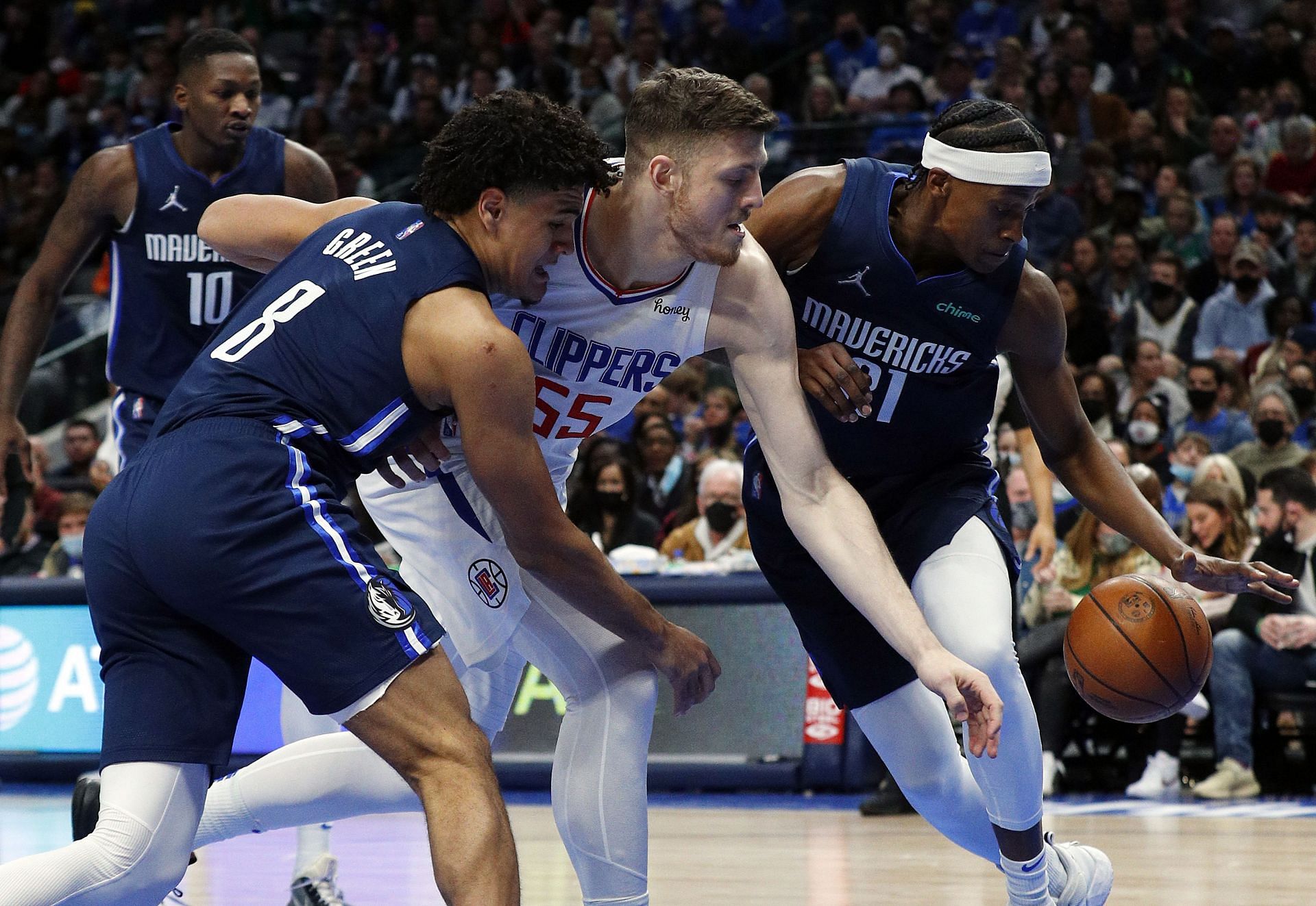 The Mavericks in action against the Los Angeles Clippers.