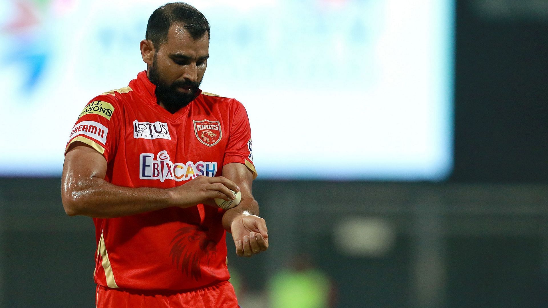 Having not chosen a domestic pacer during the draft, the Lucknow Supergiants must go for an experienced player like Mohammed Shami