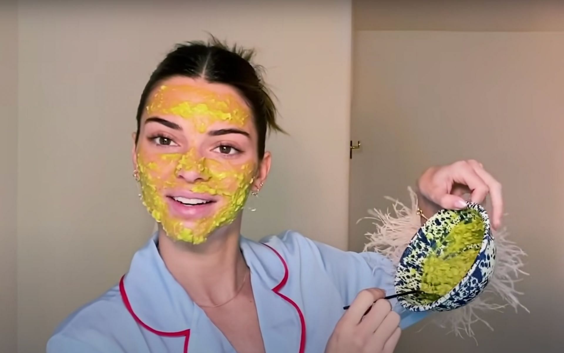 Kendall Jenner&#039;s DIY oats and avocado face mask (Image via Vogue/YouTube)