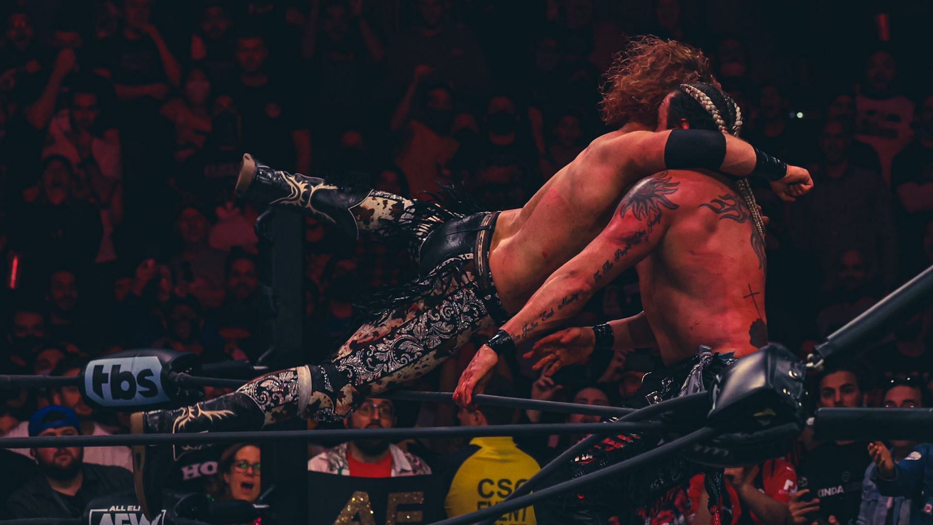 Hangman Page vs. Lance Archer in a Texas Death Match