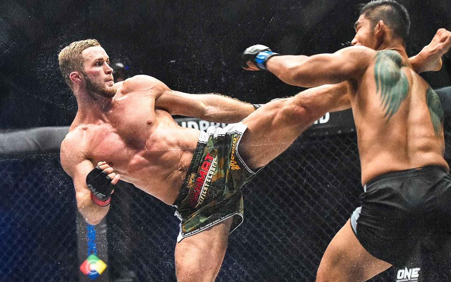 Vitaly Bigdash (left), Aung La N Sang (right) [Photo: ONE Championship]