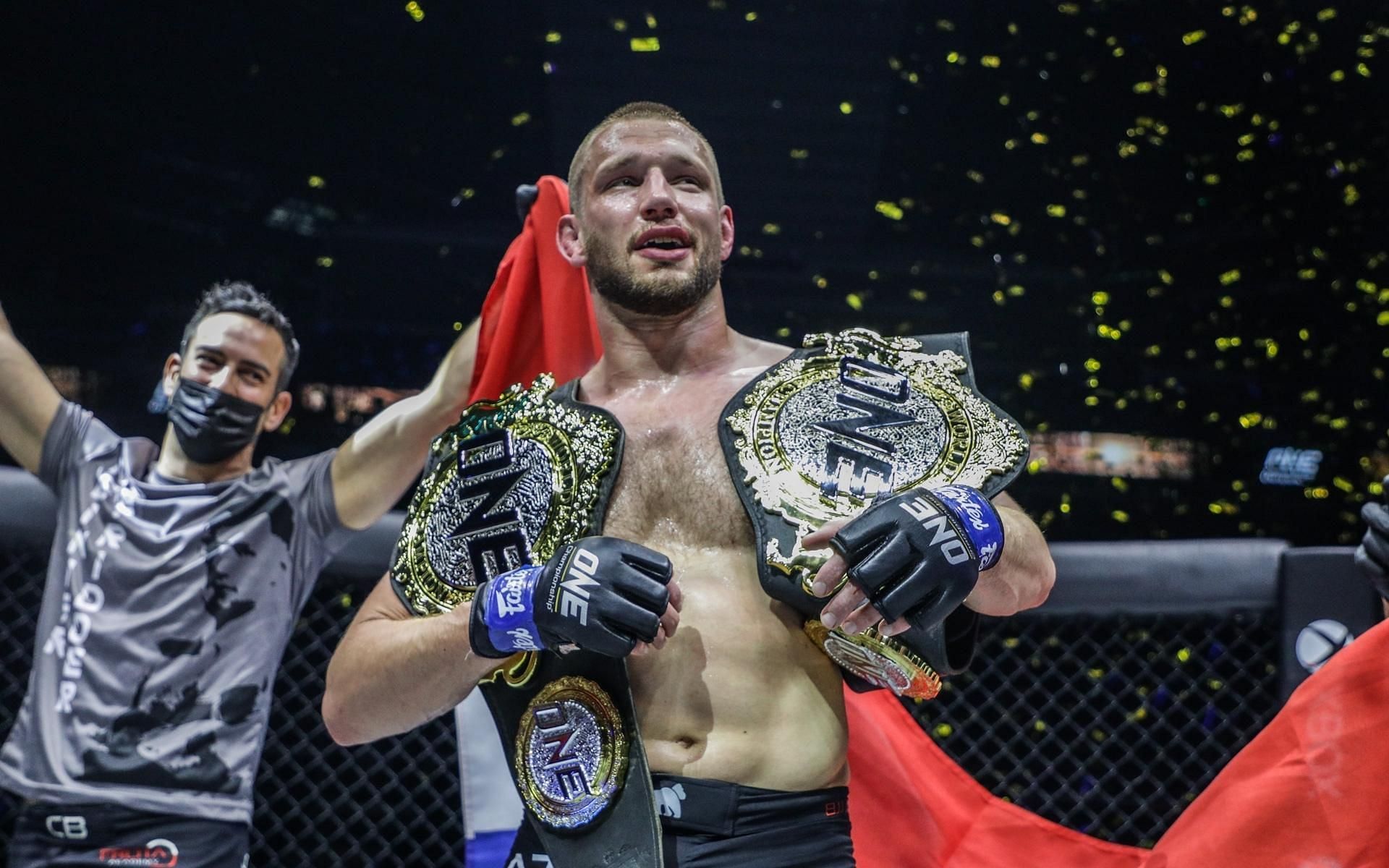Reinier de Ridder became a ONE Championship double champ in less than a week&#039;s notice. (Image courtesy of ONE Championship)