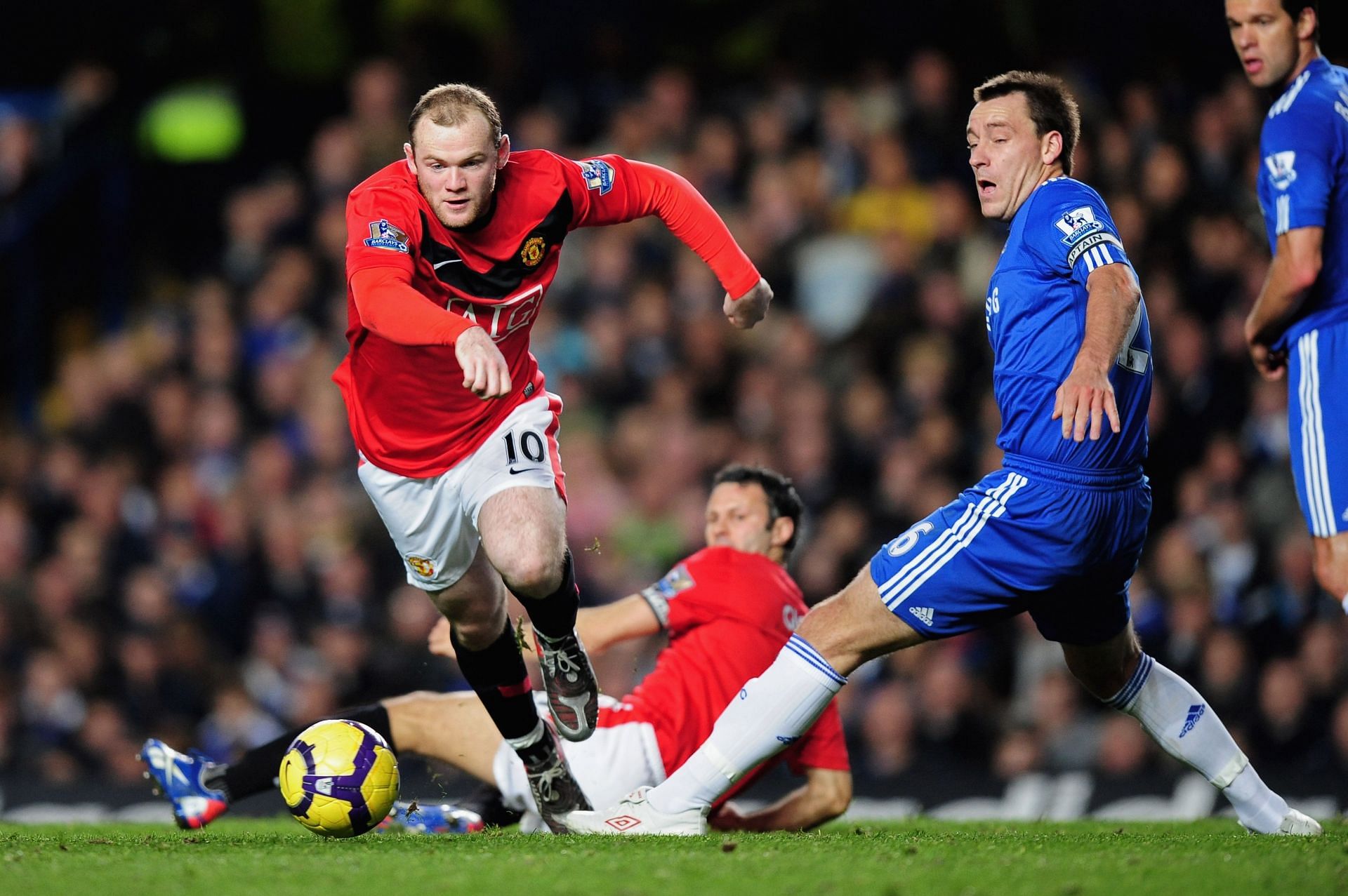 Manchester United&#039;s Wayne Rooney in action against Chelsea