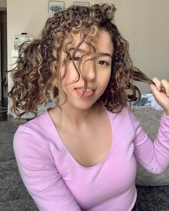 5 things you probably didn’t know about streamer Pokimane(03)
