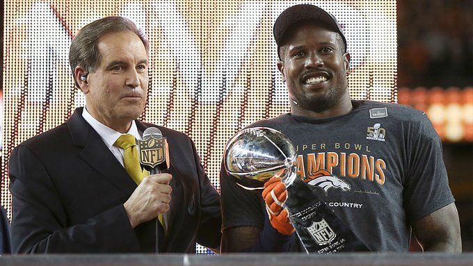 Los Angeles Rams - Von Miller honoring Demaryius Thomas during pregame  warmups.