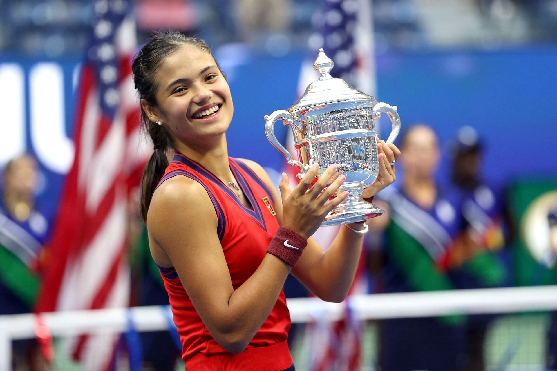 Emma Raducanu with the US Open 2021 title