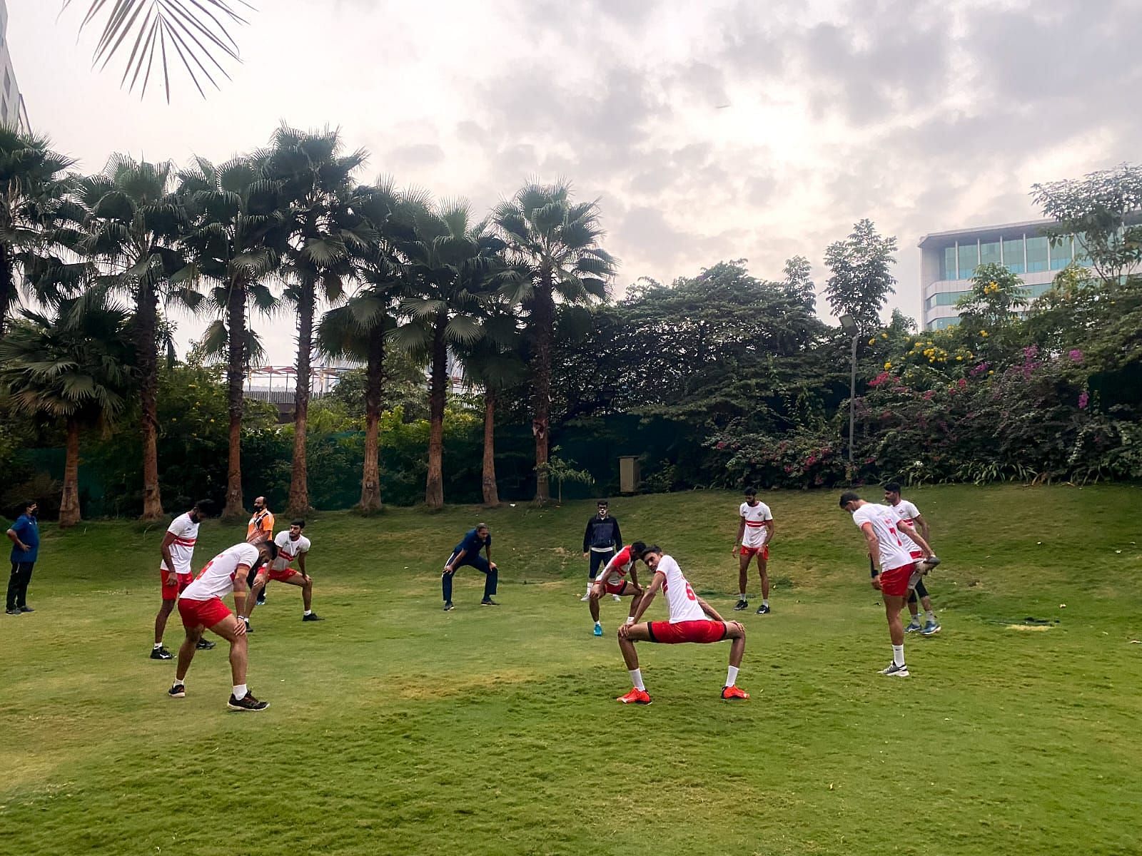 Dr Adnan Brar overseeing a routine exercise with the Kolkata Thunderbolts team. (PC: PVL)