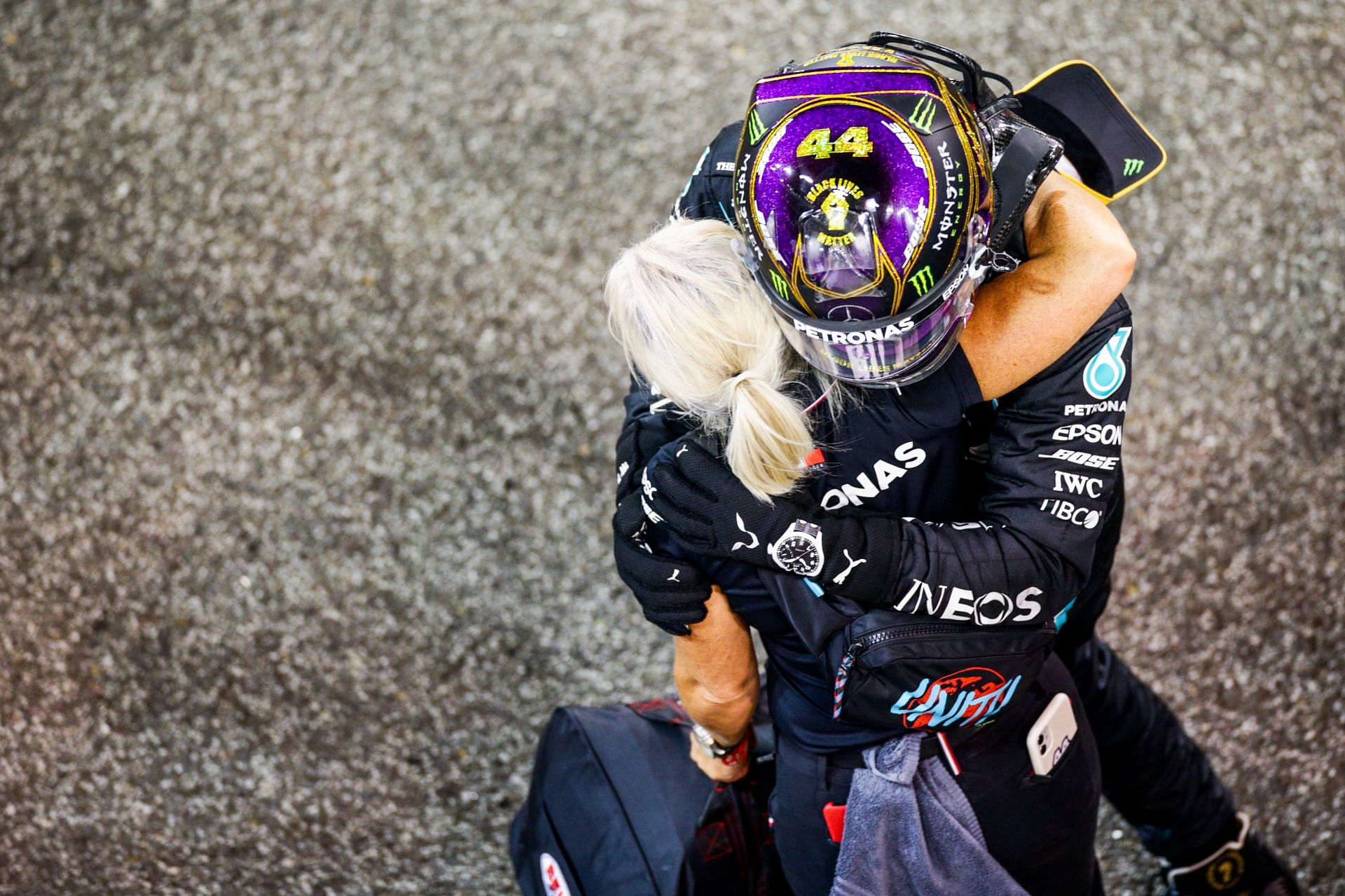 F1 Grand Prix of Abu Dhabi - Lewis Hamilton and Angela Cullen share a moment