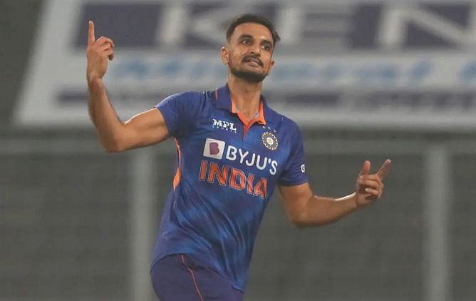 "Harshal Patel is getting better and better since the last IPL" - Zaheer Khan