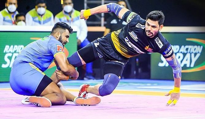 PKL 8 में रोहित कुमार ने टीम की करारी हार के बीच जीता दिल, तेलुगु टाइटंस लगभग टूर्नामेंट से हुए बाहर