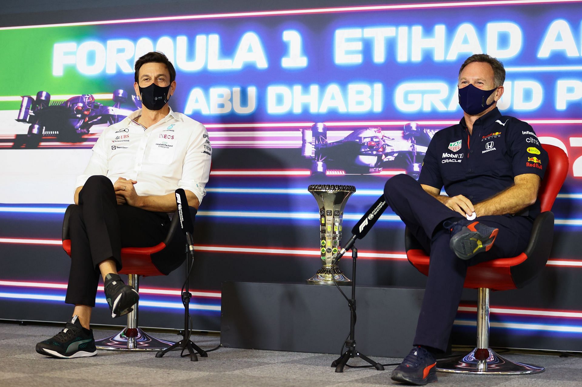 Mercedes&#039; Toto Wolff (left) and Red Bull&#039;s Christian Horner (right) prior to the 2021 Abu Dhabi Grand Prix (Photo by Bryn Lennon/Getty Images)