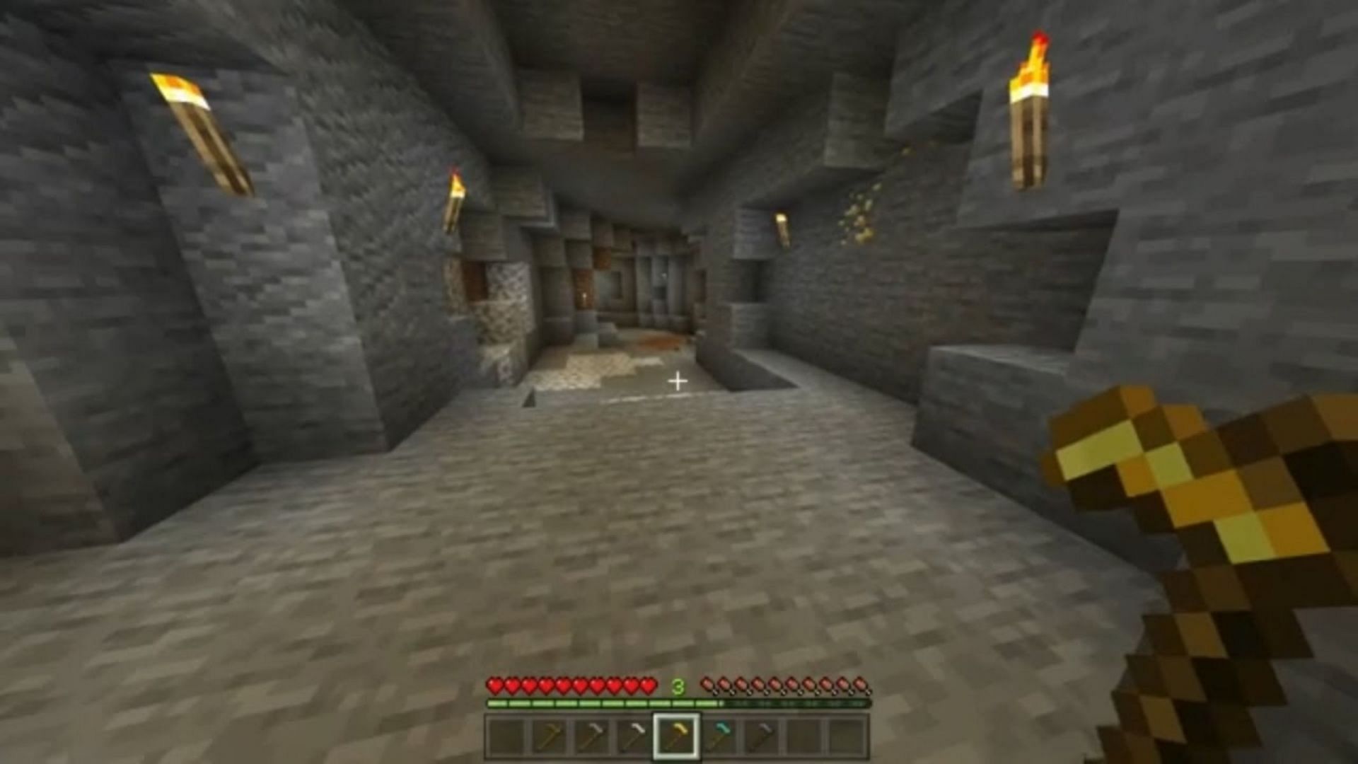 Golden hoes break too easily to be of much use in-game (Image via MGN Minecraft)