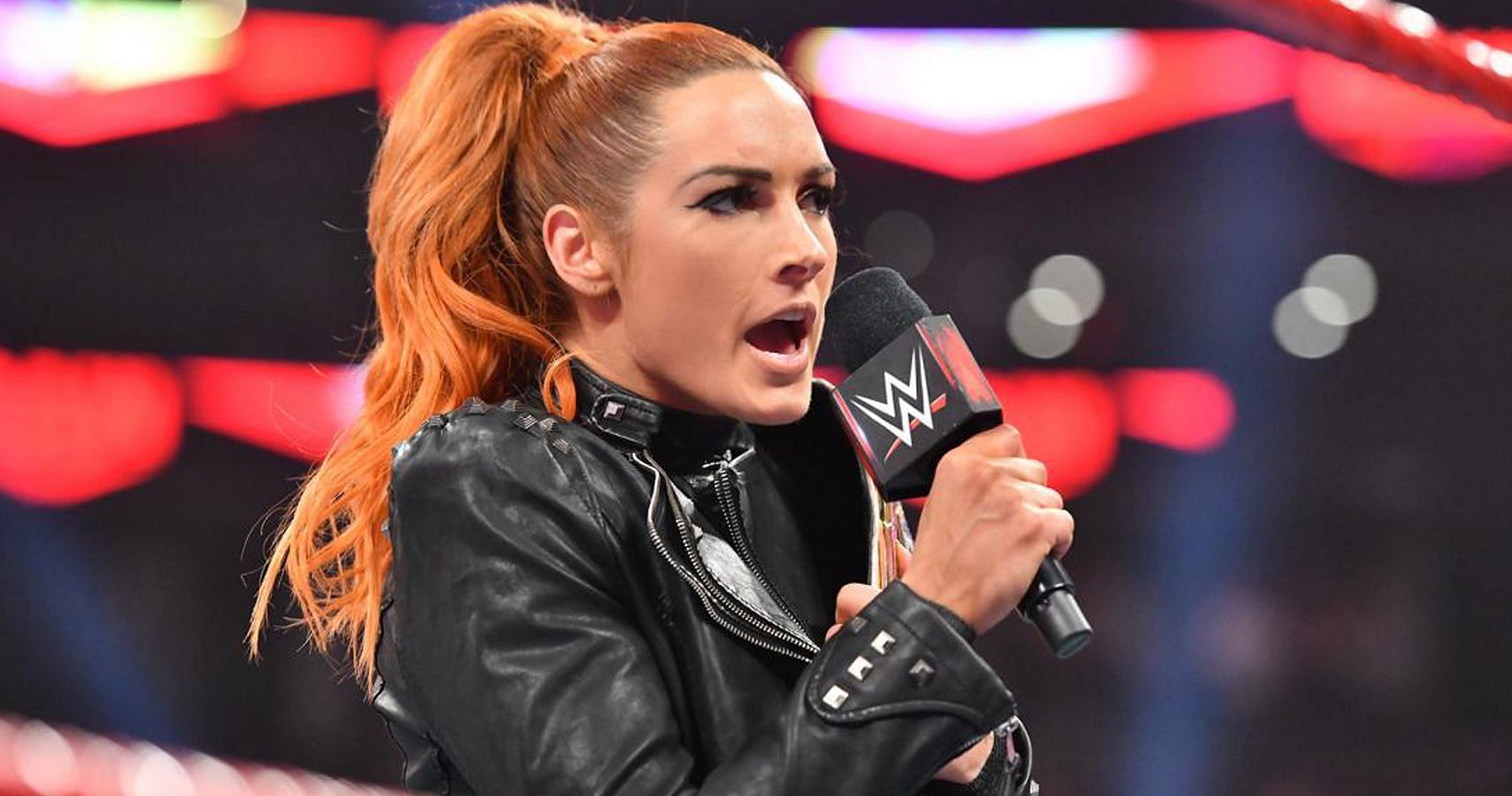 Becky Lynch will face Lita in the Elimination Chamber