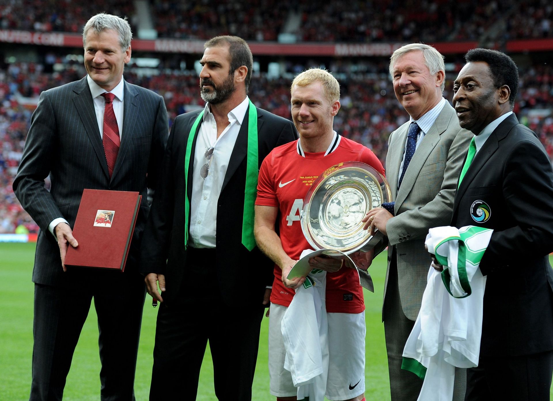 (L-R) David Gill, Eric Cantona, Paul Scholes, Sir Alex Ferguson and Pele before the English star&#039;s testimonial fixture in 2011.
