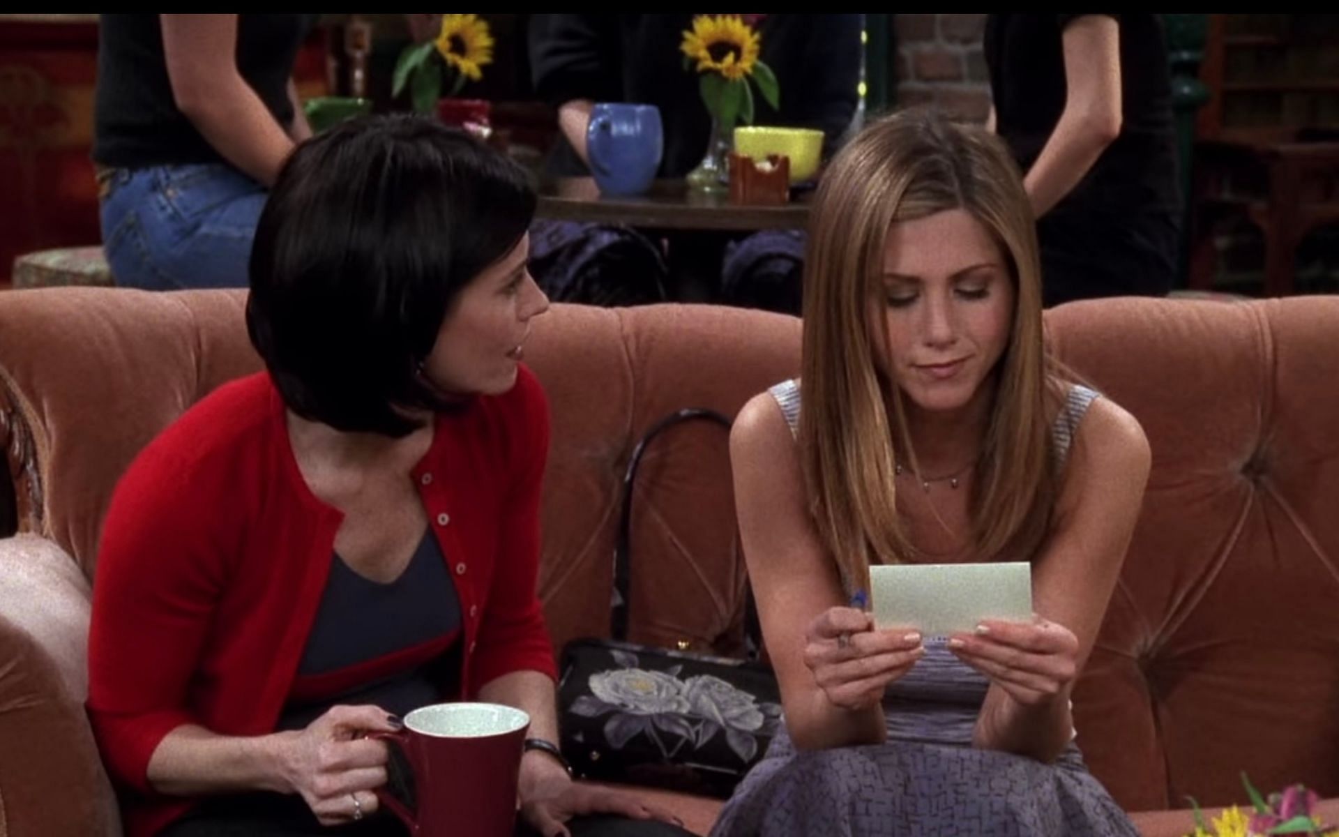 Rachel receives Ross&#039;s wedding invitation (Image via Warner Bros.)