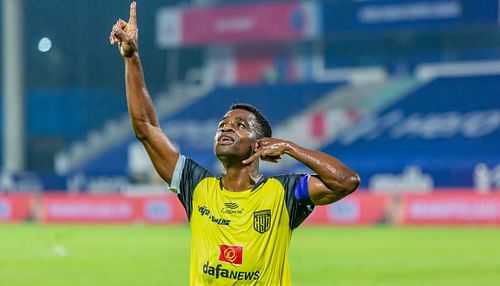 Bartholomew Ogbeche celebrates after scoring against FC Goa. (Image Courtesy: Twitter/IndSuperLeague)