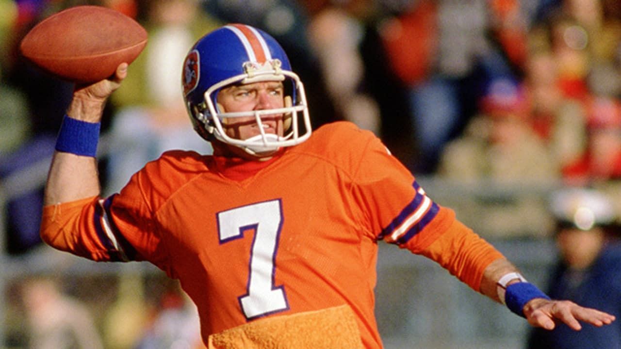 Quarterback Craig Morton playing for the Denver Broncos (Image Credit; Getty Images)