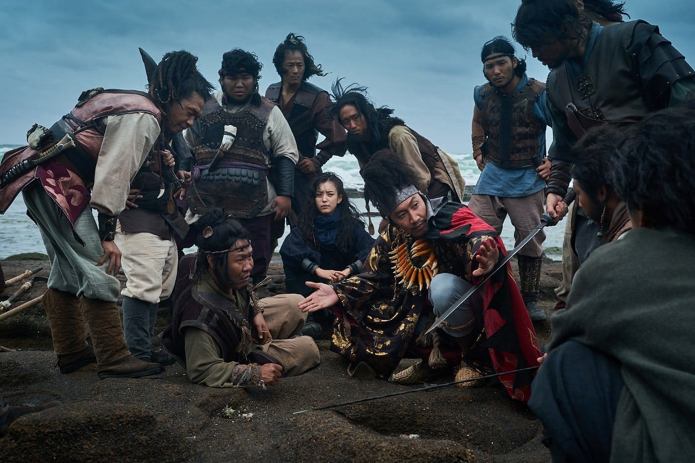 A scene from Kim Jung-hoon&#039;s The Pirates: The Last Royal Treasure (Image via Lotte Entertainment)