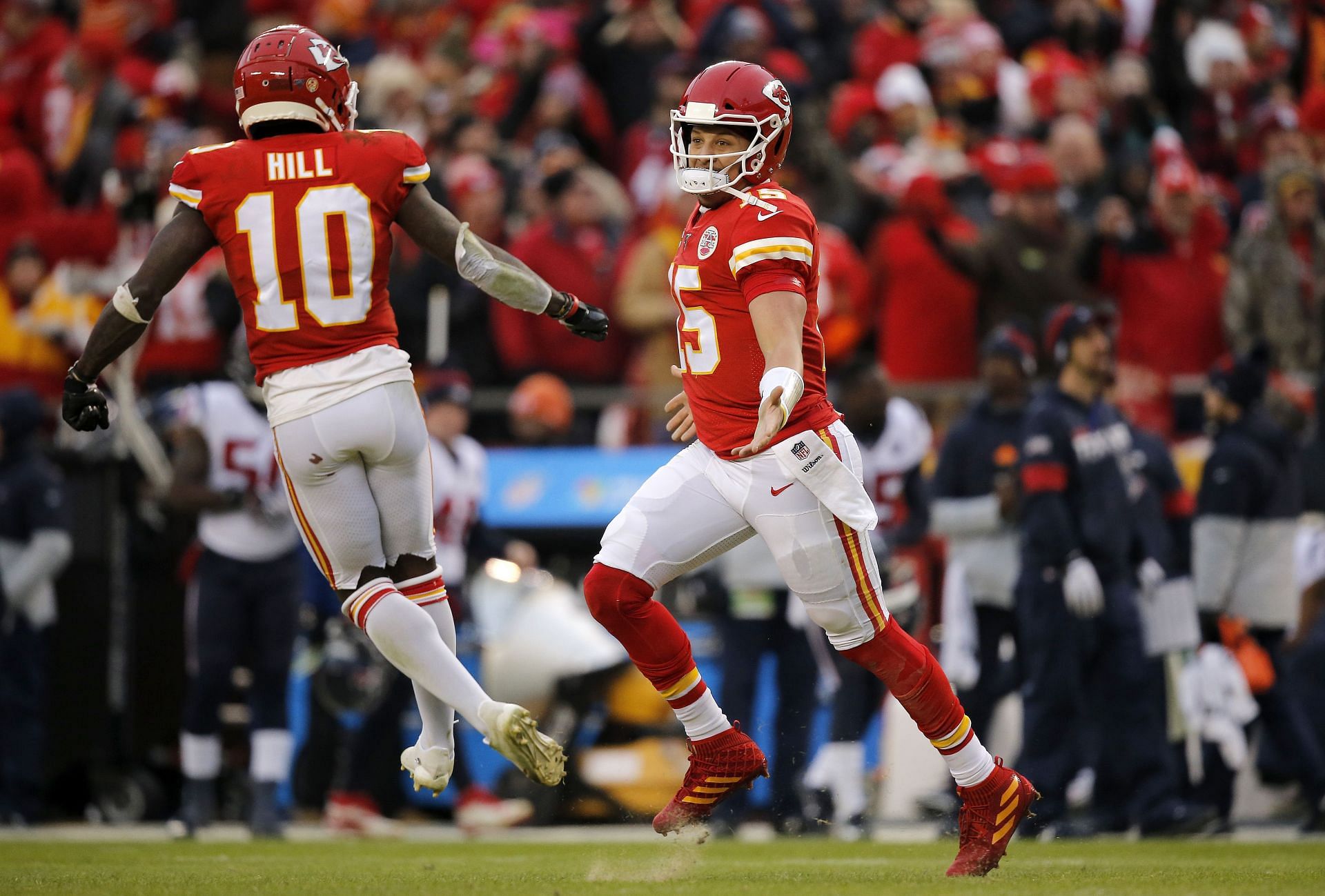 Mahomes celebrating with Tyreek Hill during the 2019-20 playoffs (Photo: Getty)
