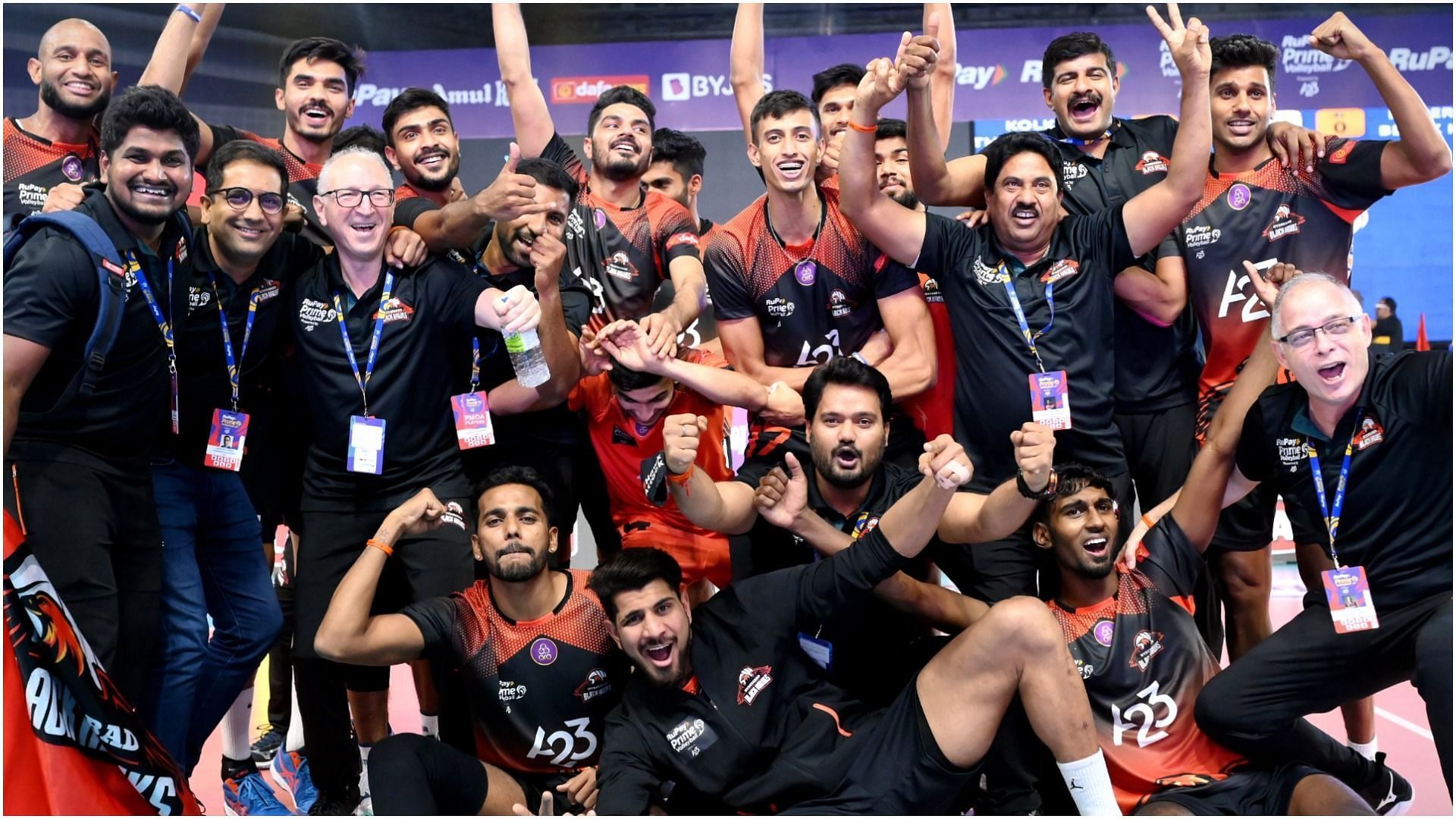 PVL 2022: Hyderabad Black Hawks celebrating their victory against Thunderbolts (Pic Credit: PVL)